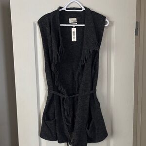 Artis Black Sleeveless Vest